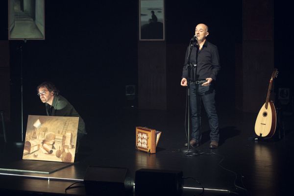 Nicolas Bonneau et Sylvain GirO les deux co-auteurs du spectacle" Les Disparu.e.s de Nantes" qui met en chant et en conte l'Affaire Troadec