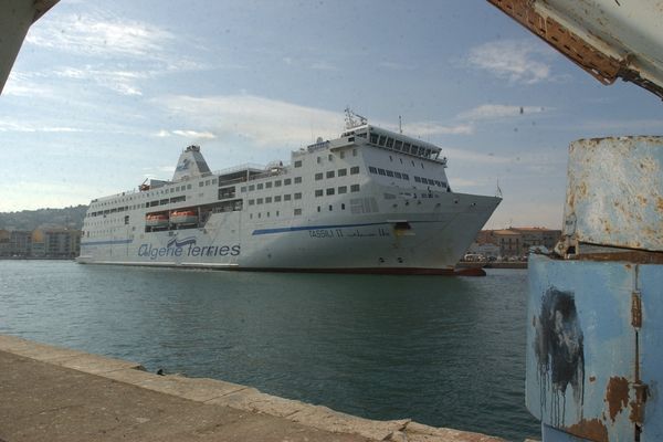 Le navire Talissi 2 d'Algérie Ferries a été immobilisé à Marseille plusieurs jours par les autorités pour des raisons de sécurité.
