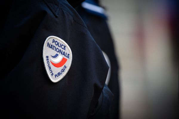 Un homme s'est accusé du meurtre de sa femme à Paris. Les faits auraient eu lieu dans la nuit de dimanche.