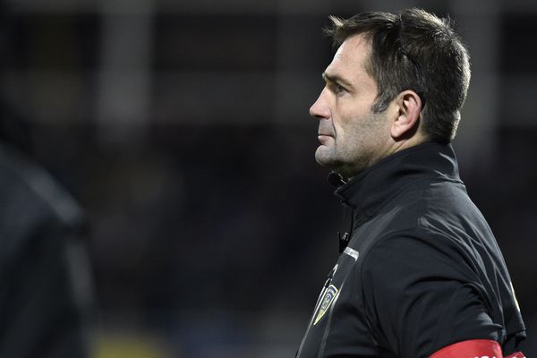 Franck Azéma, entraîneur de l'ASM Clermont-Auvergne lors du match contre Saracens, au stade Marcel Michelin à Clermont-Ferrand, le 17 décembre 2017.