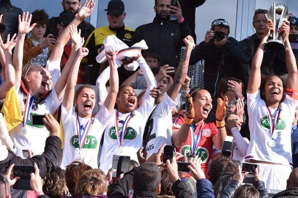 L'OL féminin lors de sa victoire en Coupe de France le 15 mai 2016.