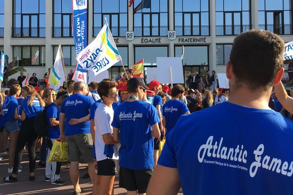 La compétition de jeux nautiques des Jeunes Européens a débuté officiellement lundi soir