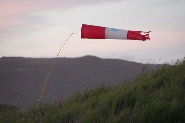 Meteo Tempete Alex Des Rafales De Vent Jusqu A 180 Km H En Haute Montagne Dans Les Alpes