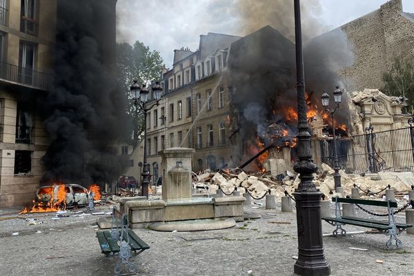 Photo de l'immeuble effondré rue Saint-Jacques prise le 21 juin 2023.