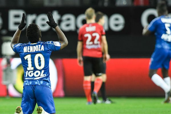 Au stade de Roudourou, le Colombien Stiven Mendoza a ouvert son compteur de buts cette saison, samedi 8 décembre.