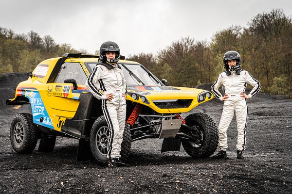 Fanny Jacquot et Marie Marconnot devraient prochainement participer au rallye Dakar en Arabie Saoudite.