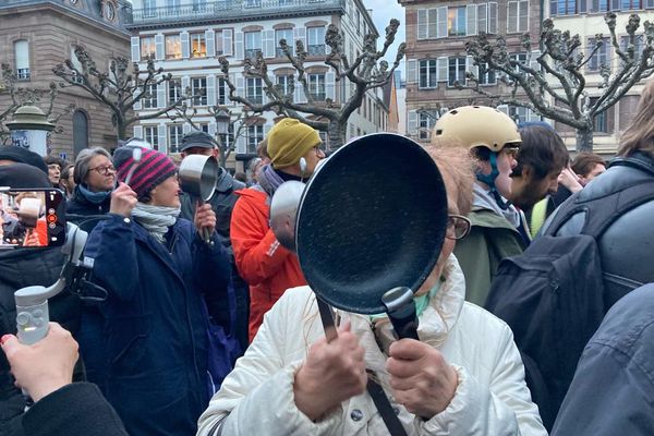 Casserolade place Broglie, pendant le discours du président Macron.