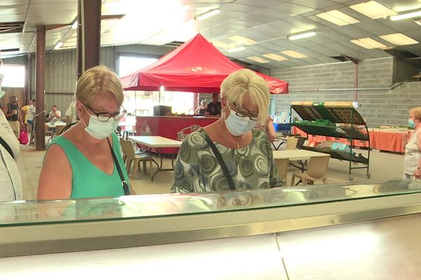 Né pendant le confinement, le marché de Couleuvre (Allier) est un succès. 