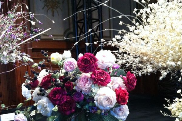 Lyon, capitale de la rose et de la soie ... des fleurs de soie à admirer durant le festival SILK IN LYON. A découvrir : l’art délicat du Hanamayu, venu du Japon.