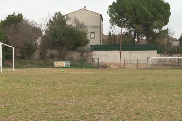 Le stade de Saussan devrait être détruit et remplacé par des commerces, un nouveau stade serait alors installé plus loin du centre de la commune.