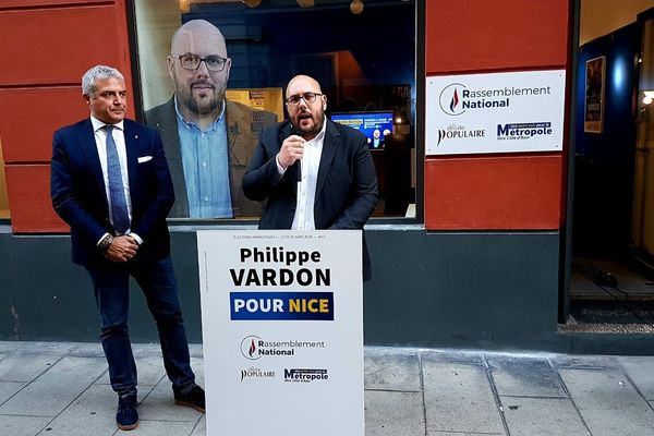 Le chef des députés Européens de la Lega, Marco Campenosi, était présent ce dimanche 12 janvier, aux côtés de Philippe Vardon.