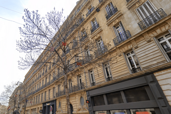 Un incendie s'est déclaré au 6e et dernier étage de ce bâtiment.