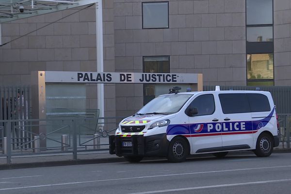 Pour la troisième journée consécutive, Dominique Pelicot, principal accusé dans l'affaire des viols de Mazan, est absent.