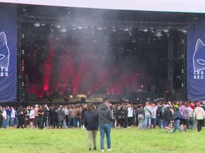 La grande scène des Nuits Secrètes : 50 000 personnes sont attendues sur les 3 jours de festival.