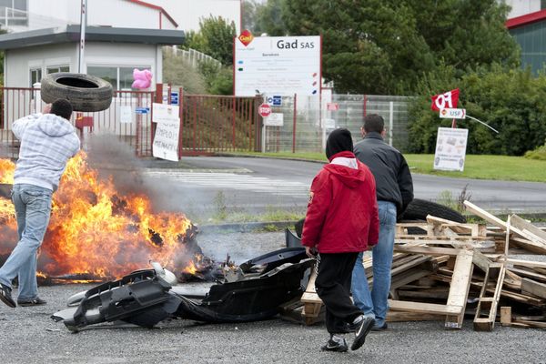 Archives - Le 18  septembre dernier, des salariés avaient déjà bloqué l'abattoir.