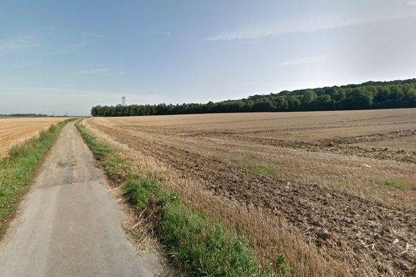 L'incendie a eu lieu sur un chemin entre Erchin et Cantin