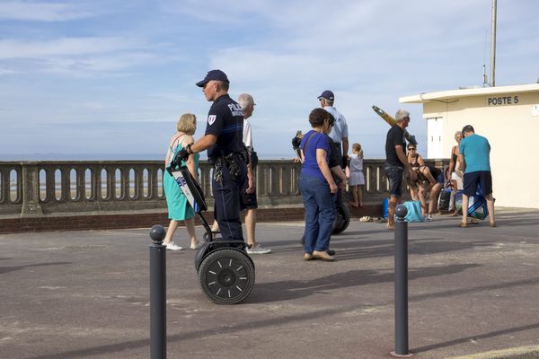 Les sept policiers municipaux de Cabourg seront équipés d'une arme à feu "au fur et à mesure".