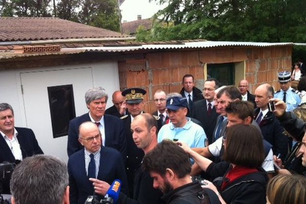 S.Le Foll, ministre de l'agriculture et B.Cazeneuve, ministre de l'Intérieur sont aujourd'hui en déplacement dans une exploitation agricole de la Bresse - 26/05/14