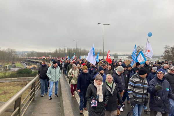 Manifestation sur la route, à Charleville-Mézières, le mardi 31 janvier 2023 pour les retraites.