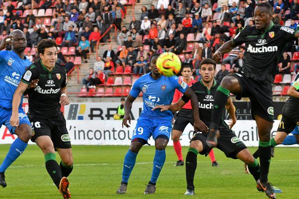 En match en retard, Béziers a obtenu un important match nul face à Lens qui a laissé passer l'occasion de prendre la tête de la Ligue 2.