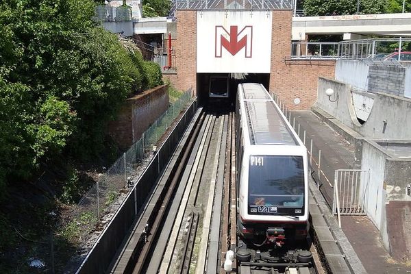 Interstation Cité Scientifique - Professeur Gabillard-Triolo, ligne 1 du métro de Lille Métropole