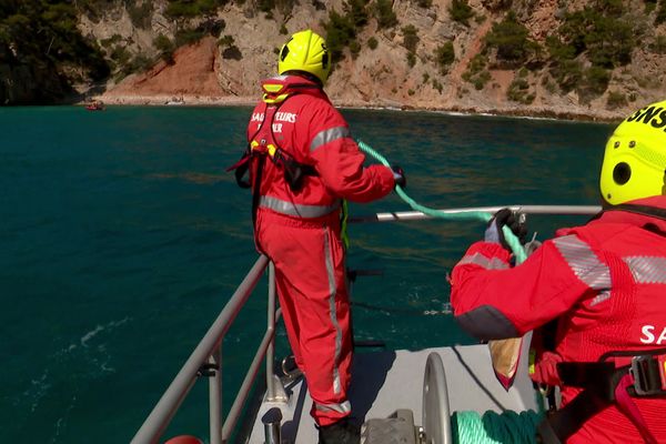 Intervnetion d'une équipe du Crossmed pour porter secours à des personnes en difficultés - 2021