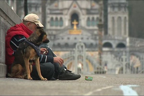 Comme beaucoup de villes françaises, Lourdes pratique les arrêtés anti-mendicité depuis plusieurs années. 