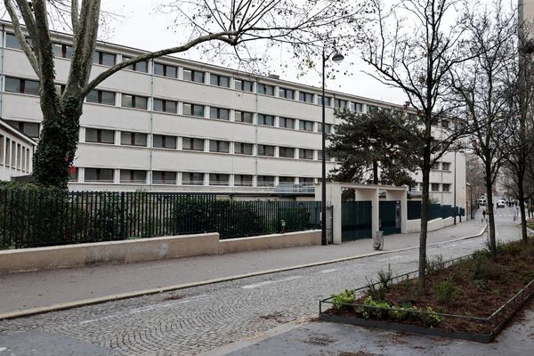 Un adolescent a été tué devant le collège-lycée Rodin situé dans le 13e arrondissement de Paris.