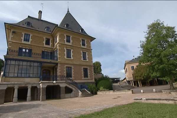 Le centre d'accueil et d'orientation pour mineurs isolés de Saint-denis-de-Cabanne (Loire).