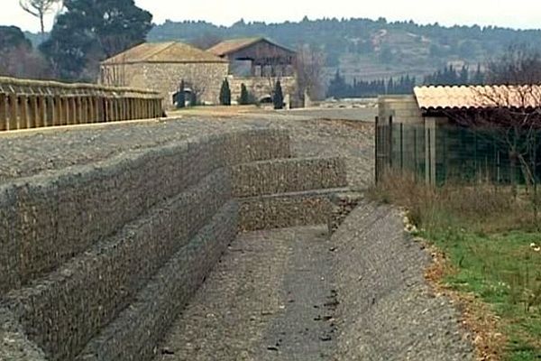 Cuxac-d'Aude (Aude) - les digues et les travaux pour contenir les inondations - janvier 2014.