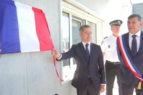 Gérald Darmanin inaugure le nouveau Centre de Rétention Administrative de Lyon Saint-Exupéry.