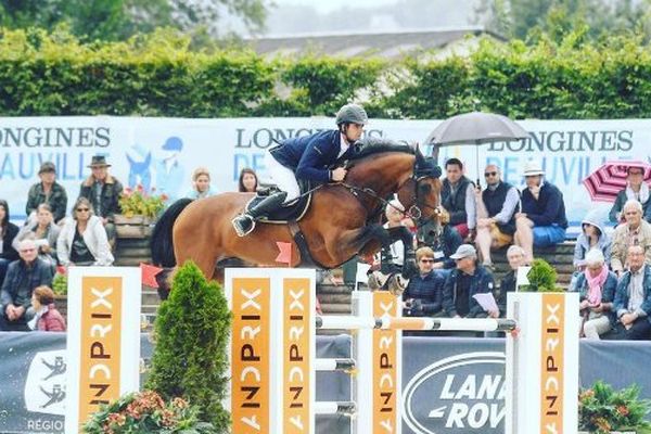 Julien Anquetin et Quanan Rouge remportent la plus grosse épreuve de la journée : le prix de l'Hôtel Barrière Le Normandy à 1,50m ! GRAND PRIX Event du 4 au 6 août 2017 au Pôle International du Cheval