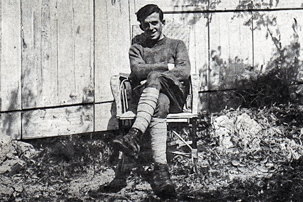 Michel de Vallavieille, au manoir de Brécourt, avant le débarquement du 6 juin 1944.