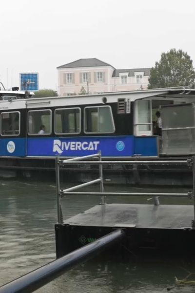 Le bateau-bus est gratuite et navigue sur la Marne.