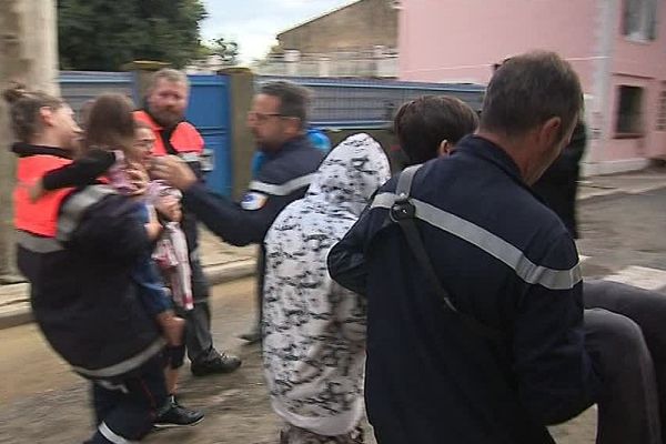 L'intervention des pompiers sauveteurs en eaux vives a été déterminante dans les premières heures à Trèbes.