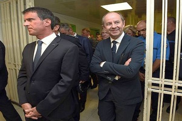 Nîmes - Manuel Valls en visite dans la prison la plus surpeuplée de France - 8 août 2016.