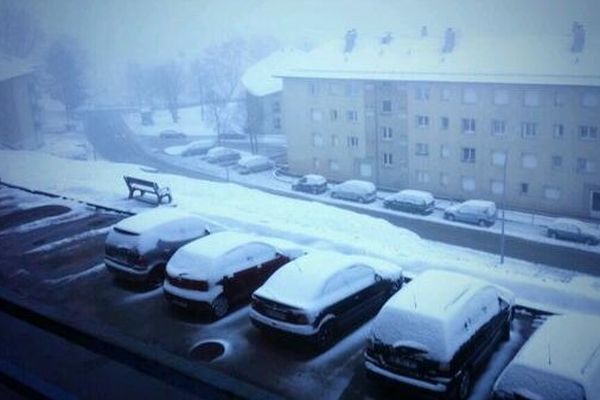 Pontarlier, ce matin sous la neige de printemps 