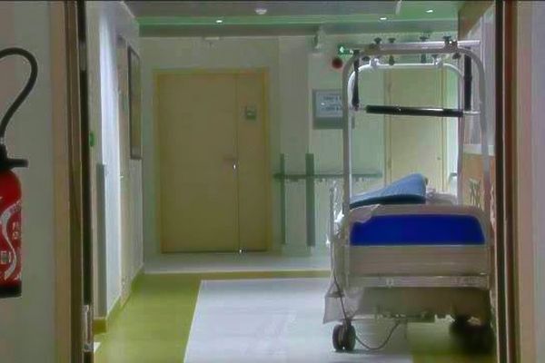 Hospitalisé dans un état critique le 26 mars 2021, au centre hospitalier de Rouen, l'enfant est décédé quelques jours plus tard 
