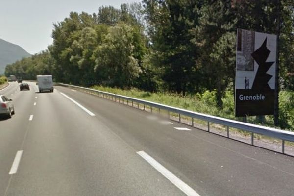 La voie d'urgence de l'A 48 transformée en voie pour les autocars