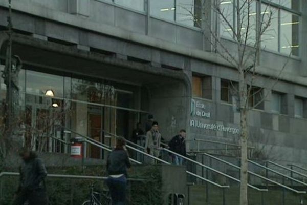 189 jeunes diplômés de master à Clermont 1 (droit-économie-gestion) ont été interrogés pour réaliser cette enquête.