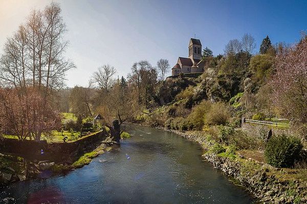 Le village de Saint-Cénéri-le-Gérel dans l'Orne.