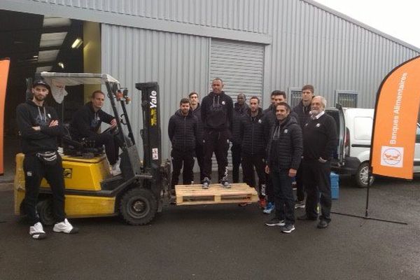 C'est la première fois qu'un club sportif de haut-niveau apporte son soutien à la Banque alimentaire de la Vienne.