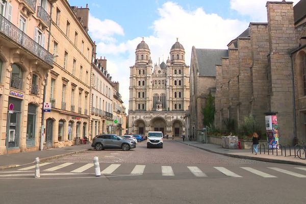 L'agression d'un lycéen, le 23 septembre 2024, a eu lieu devant l'église Saint-Michel de Dijon (Côte-d'Or).