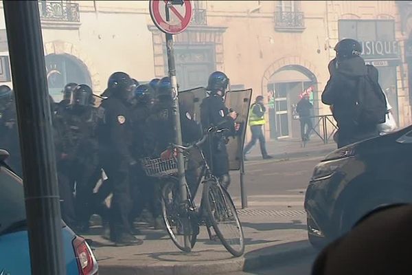 Les engins incendiaires avaient été retrouvés dissimulés en centre-ville de Lyon le samedi 26 janvier.