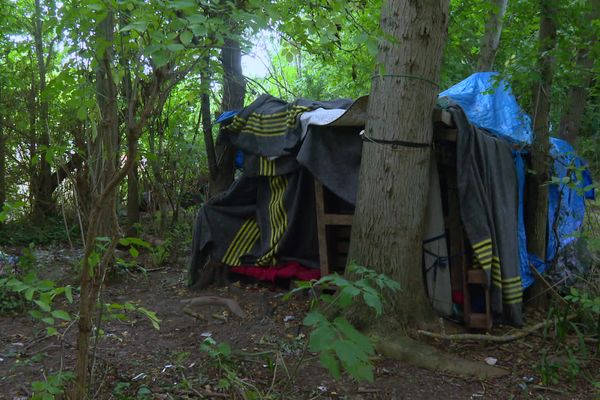 À Ouistreham, nombreux sont les Soudanais qui tentent de passer en Angleterre par le ferry.