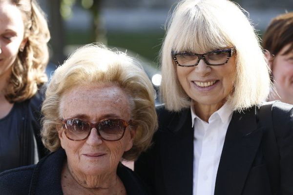 Bernadette Chirac devait être accompagnée par Mireille Darc lors de cette visite