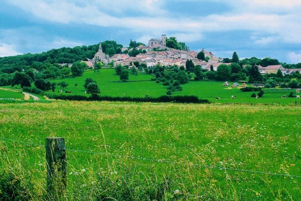 Le village de Bourmont (Haute-Marne).