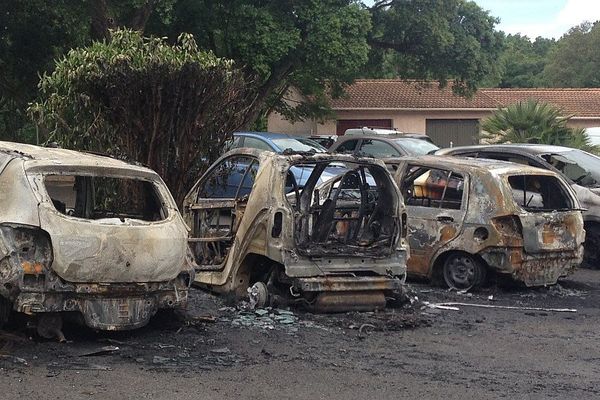 23/05/15 - Quatre voitures détruites dans un incendie à Biguglia