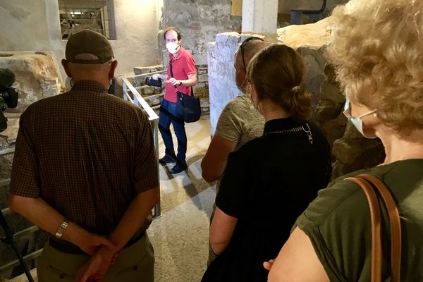 Les visites guidées qui ont repris début juillet 2021 commencent par la découverte du tombeau de Saint-Martial 