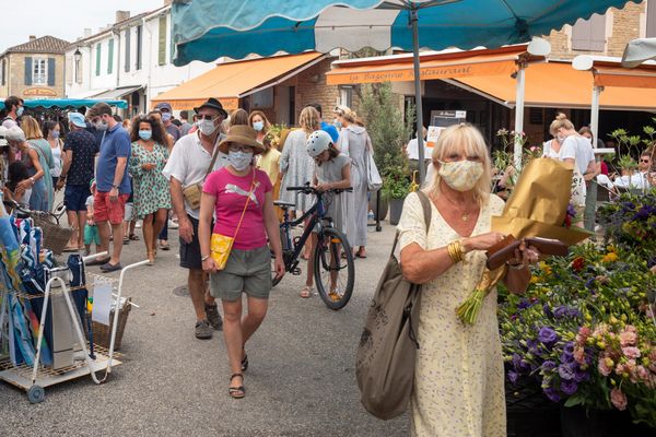 le masque est désormais obligatoire sur tous les marchés des départements du Var et des Alpes-Maritimes